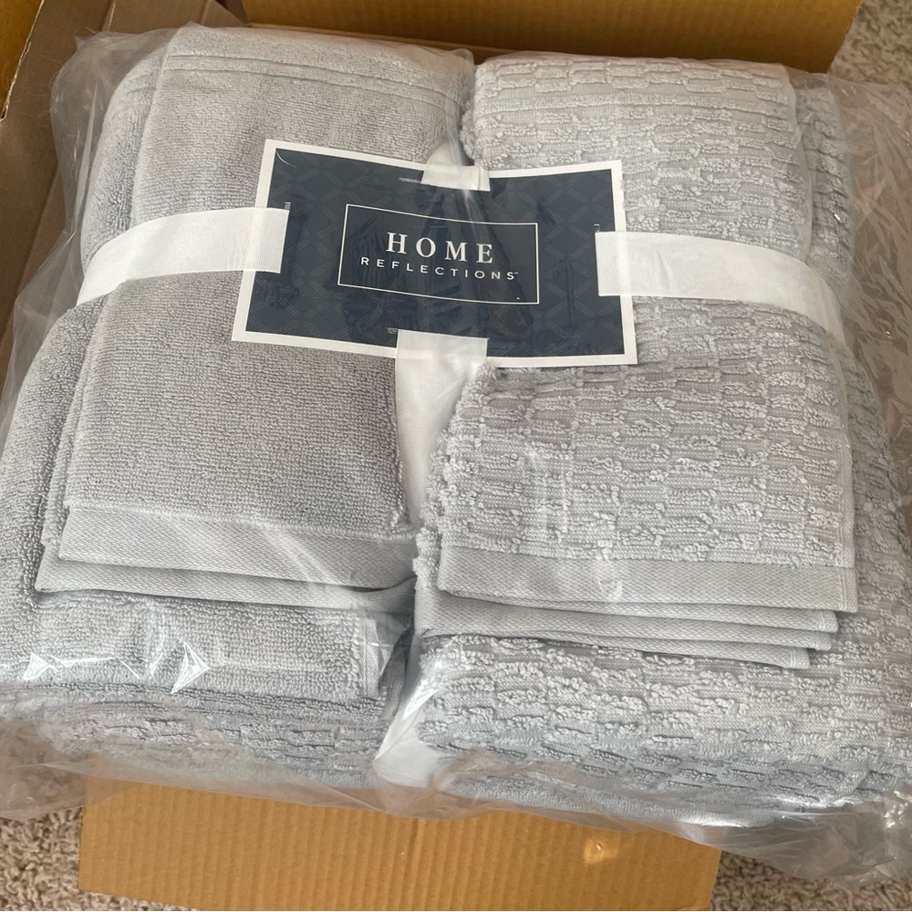 Home Reflections Gray Towel Set